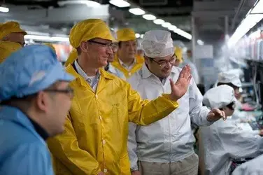 $Tim-Cook_factory-China.webp