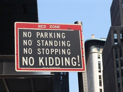 fb333e15cfc060bd00dbeca2232bee1c--no-parking-signs-traffic-sign.jpg