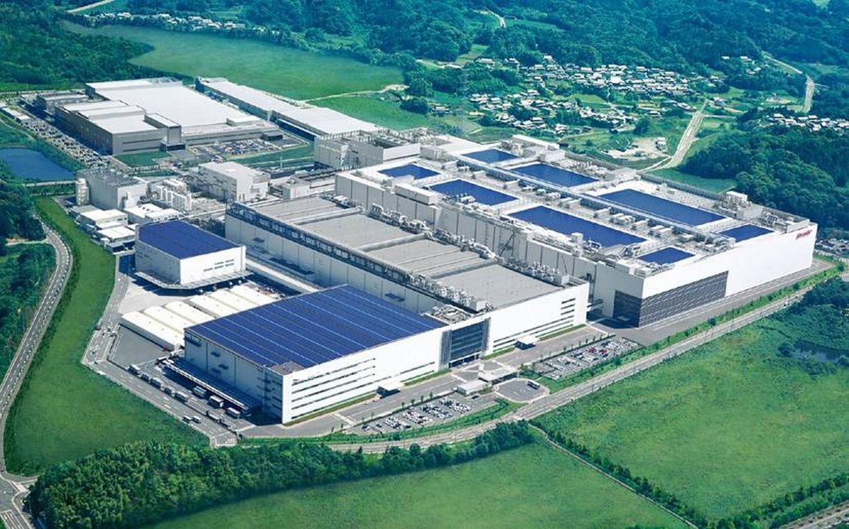 Sharp-Kameyama-Plant-image-001.jpg